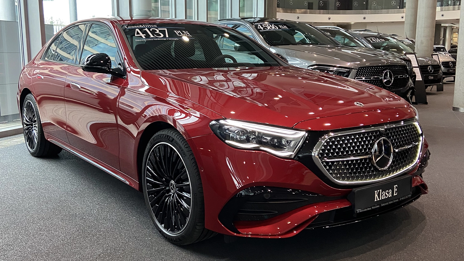Używany Mercedes Klasa E – elegancja, komfort i technologia w jednym